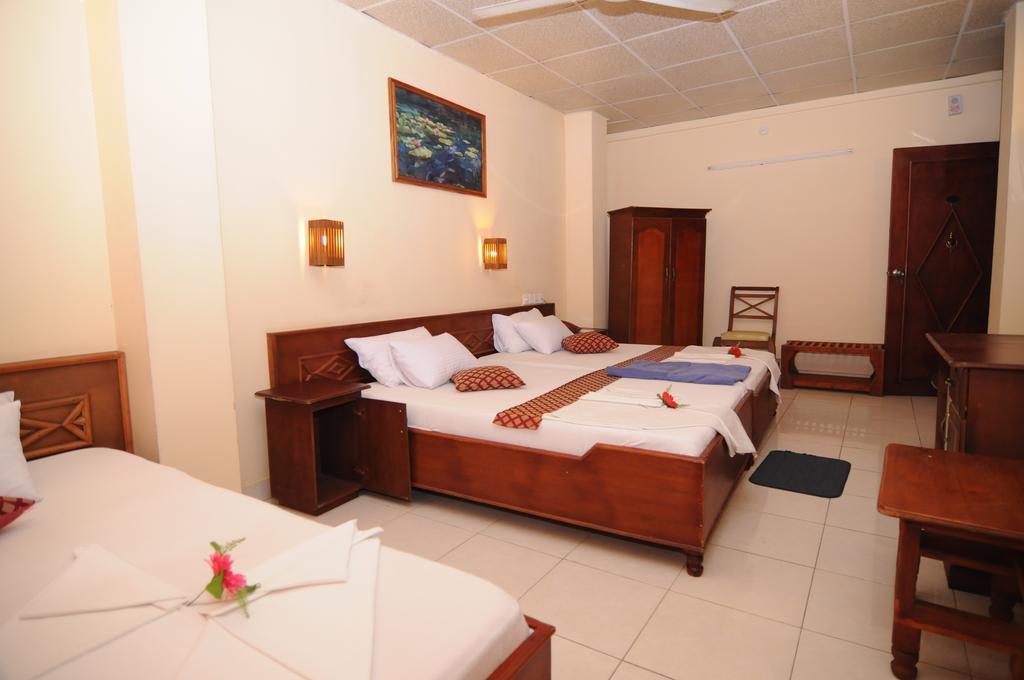 Brighten Hotel Colombo Luaran gambar