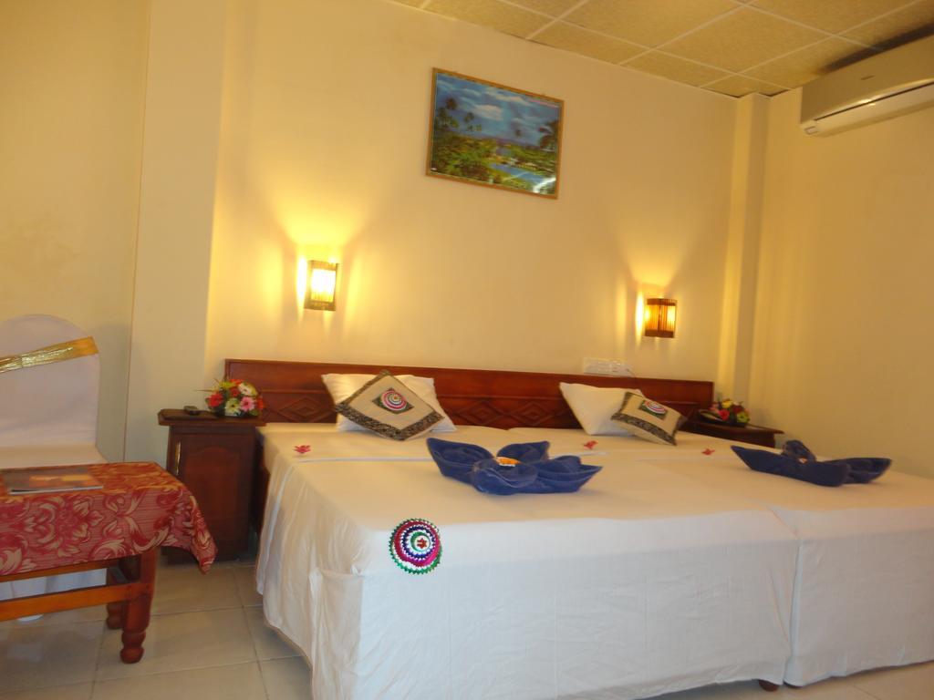 Brighten Hotel Colombo Luaran gambar