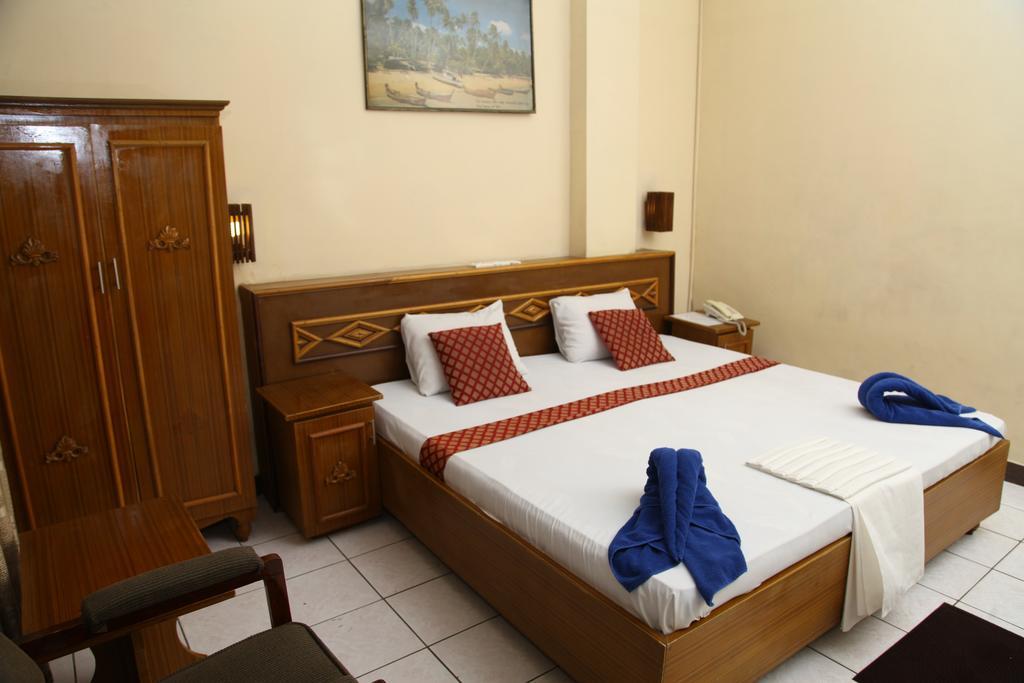 Brighten Hotel Colombo Luaran gambar