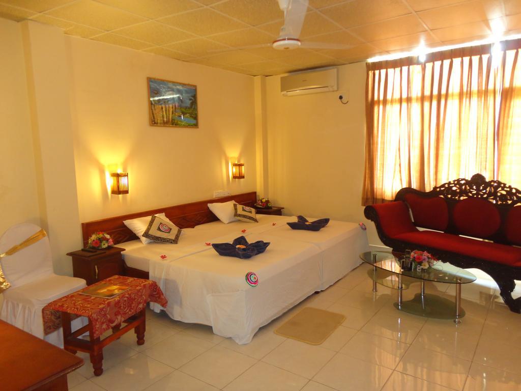Brighten Hotel Colombo Luaran gambar