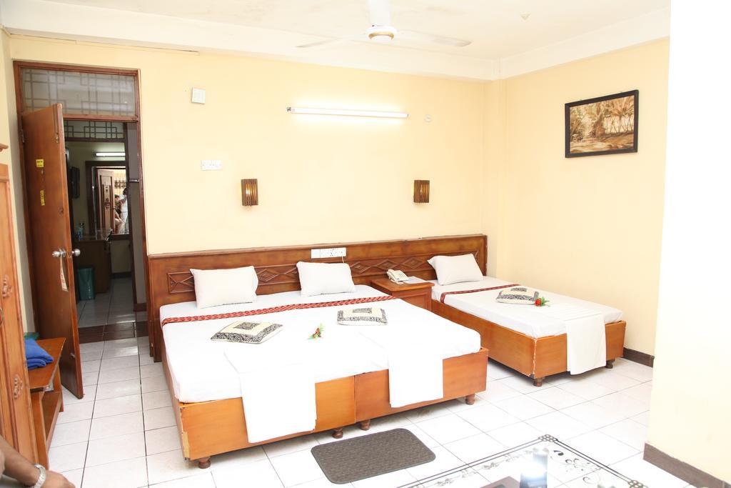 Brighten Hotel Colombo Luaran gambar