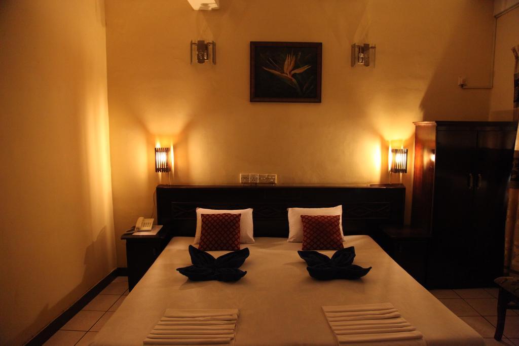 Brighten Hotel Colombo Luaran gambar