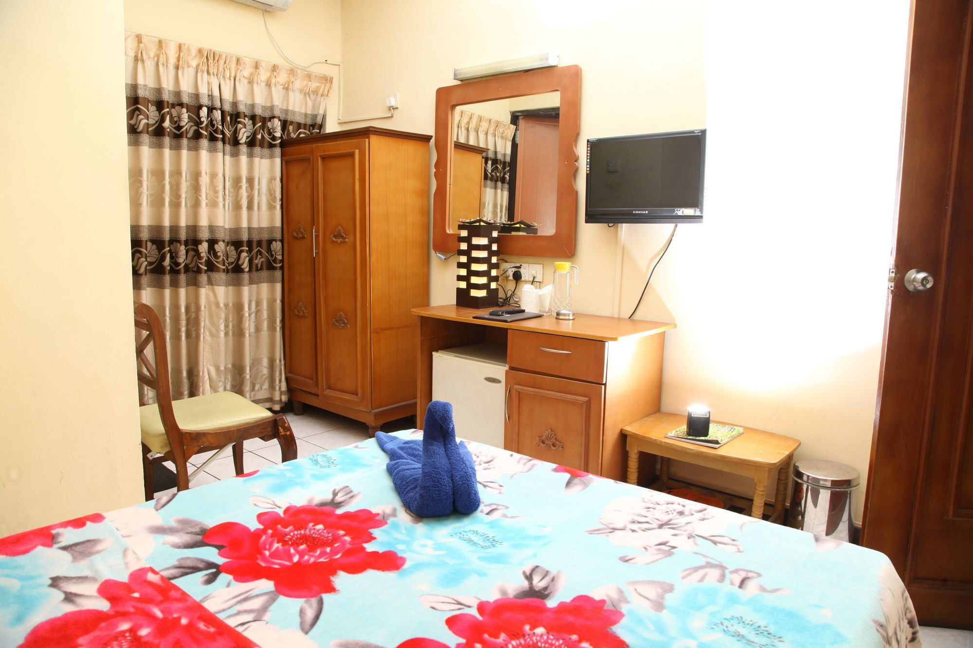 Brighten Hotel Colombo Luaran gambar