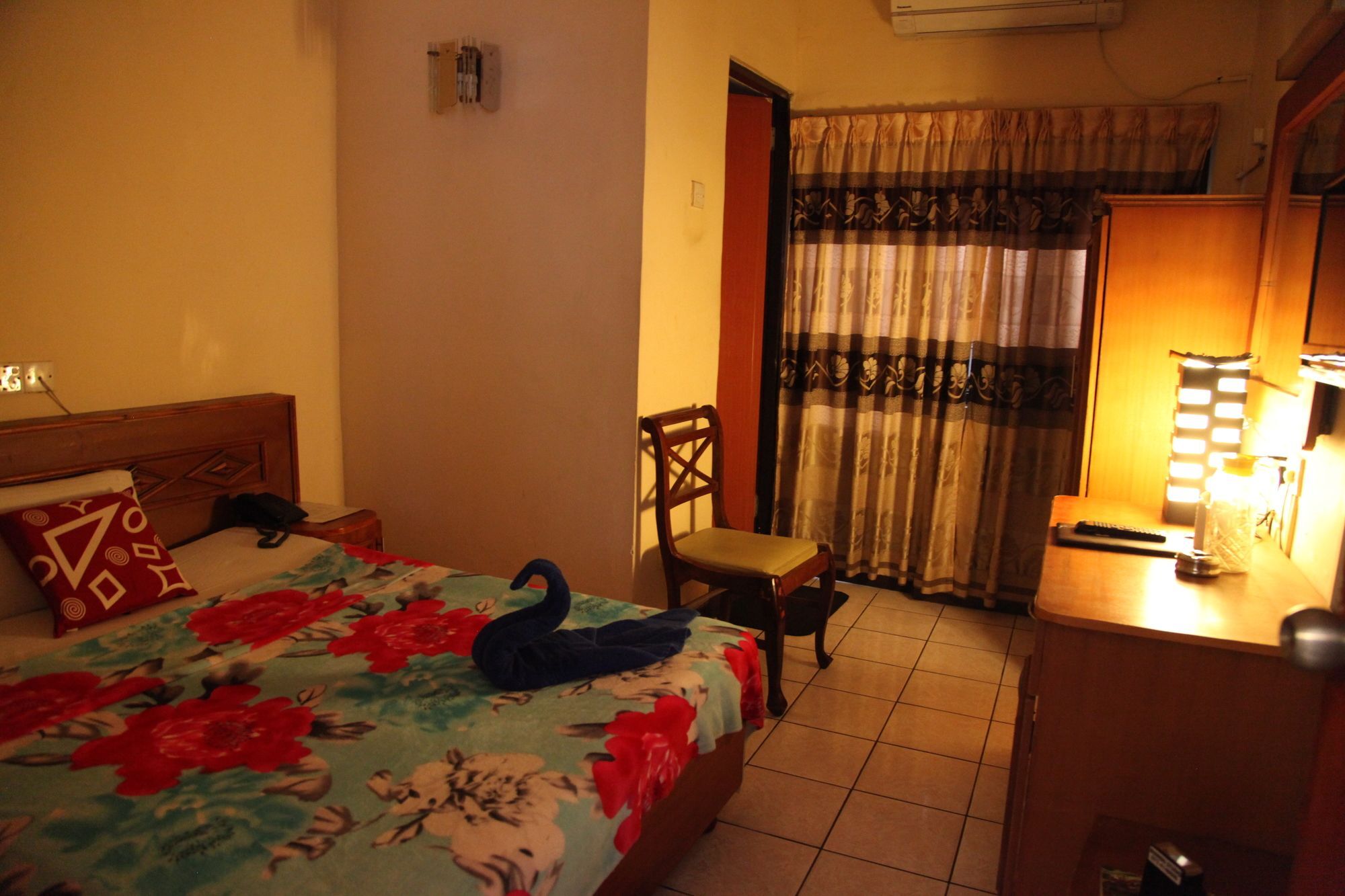 Brighten Hotel Colombo Luaran gambar