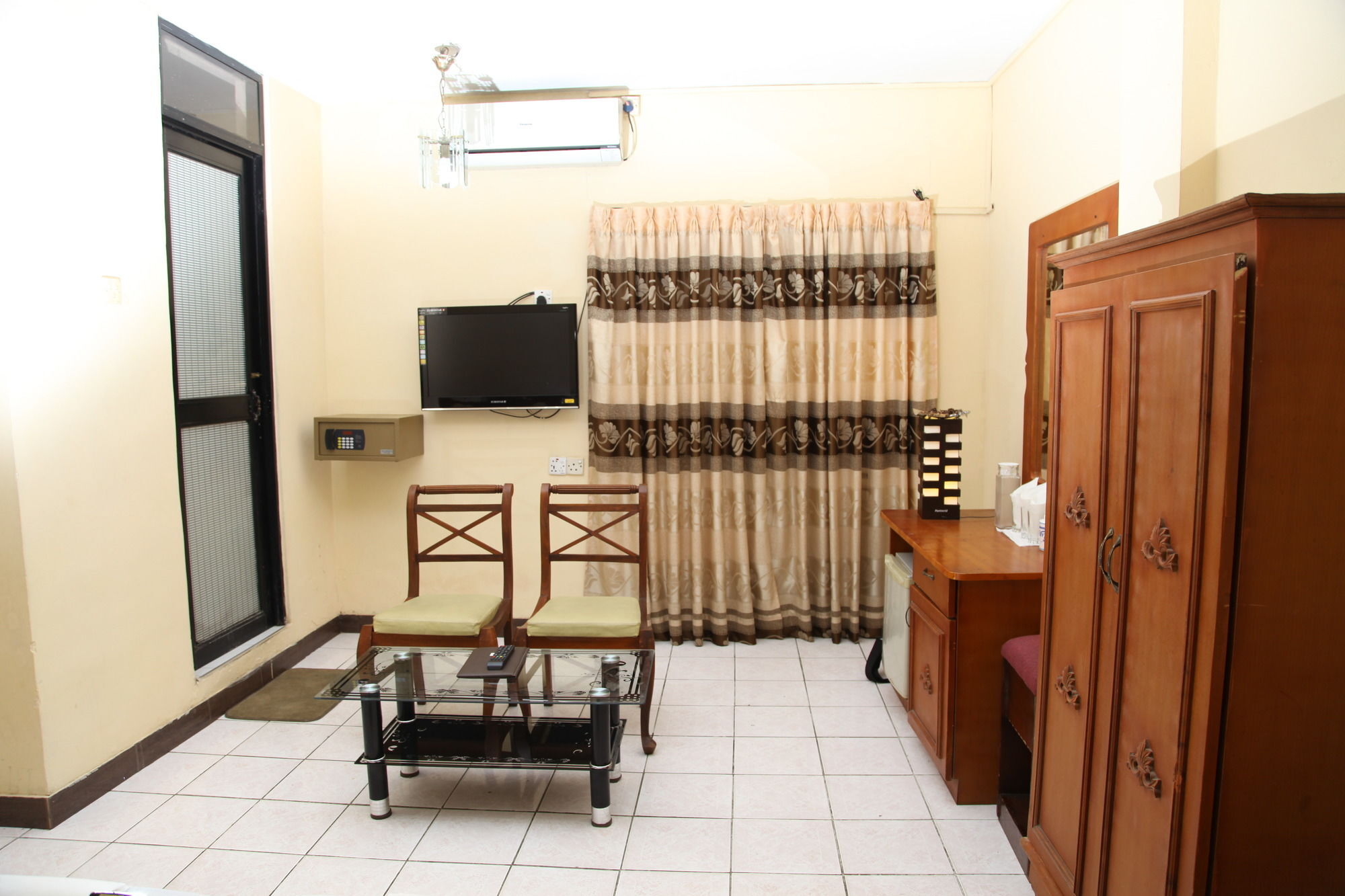 Brighten Hotel Colombo Luaran gambar